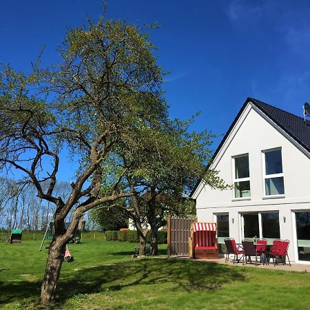 Ferienhaus Sommerbrise, Hof Zur Sonnenseite Fehmarn, 4 Sterne Exteriör bild