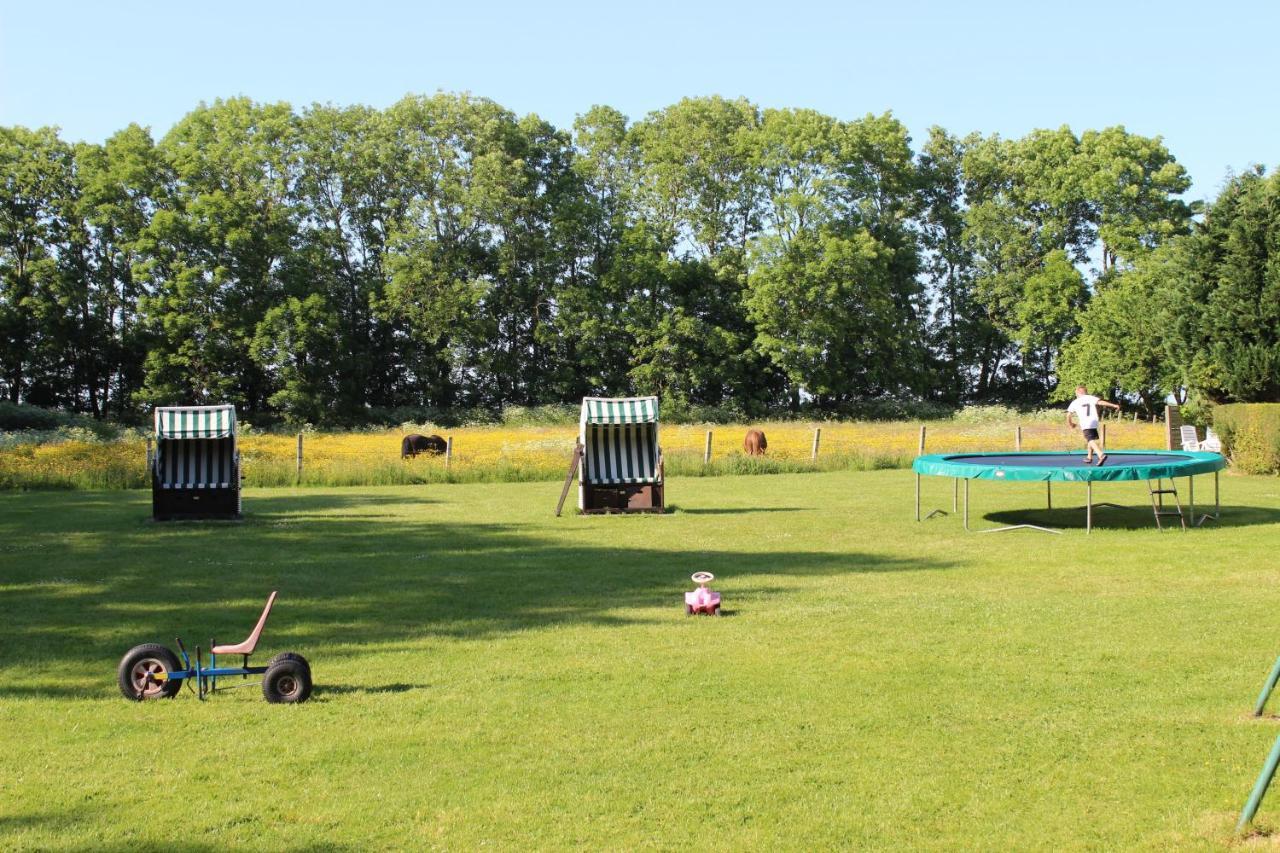 Ferienhaus Sommerbrise, Hof Zur Sonnenseite Fehmarn, 4 Sterne Exteriör bild